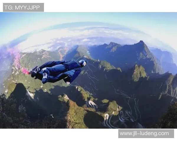 重庆极限运动队揭秘：技术与激情交织的极限挑战之旅